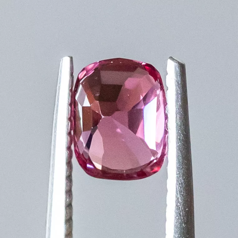 1.07CT CUSHION CUT PINK BURMESE SPINEL, 6.25X4.9X3.85MM