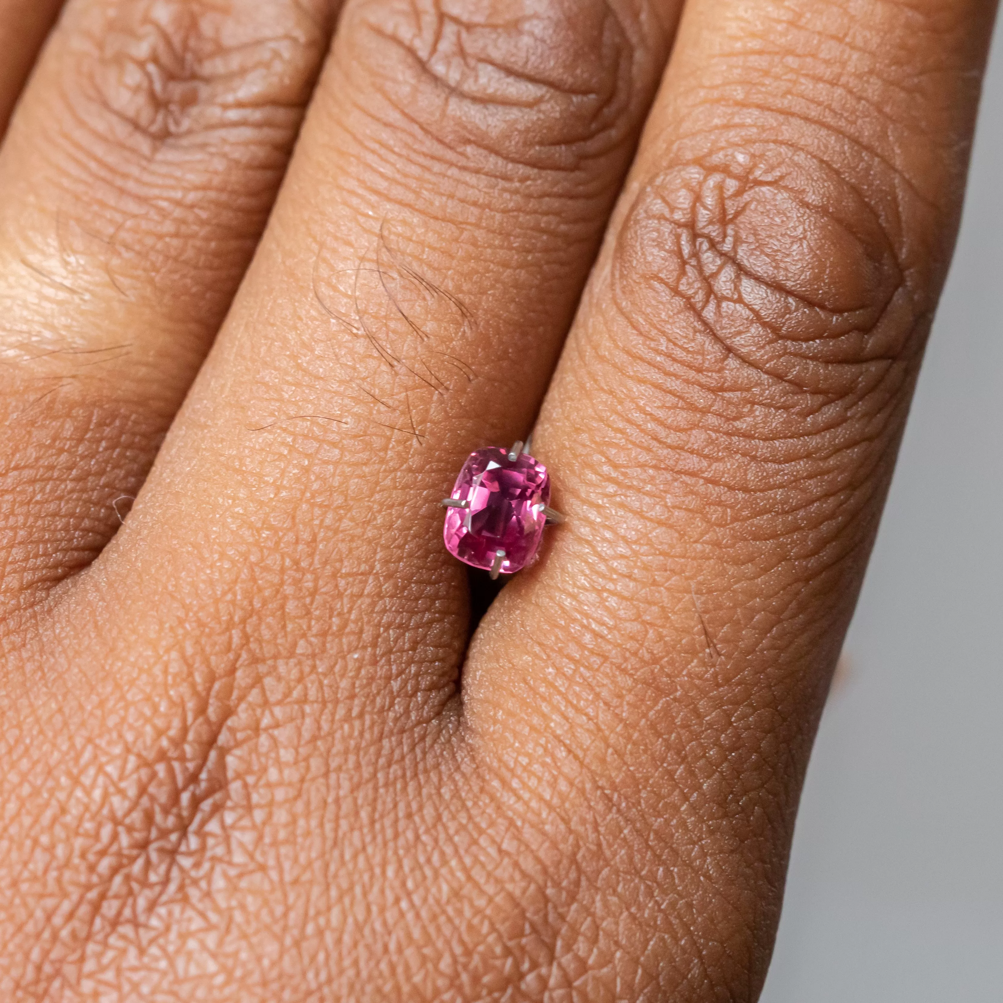 1.07CT CUSHION CUT PINK BURMESE SPINEL, 6.25X4.9X3.85MM