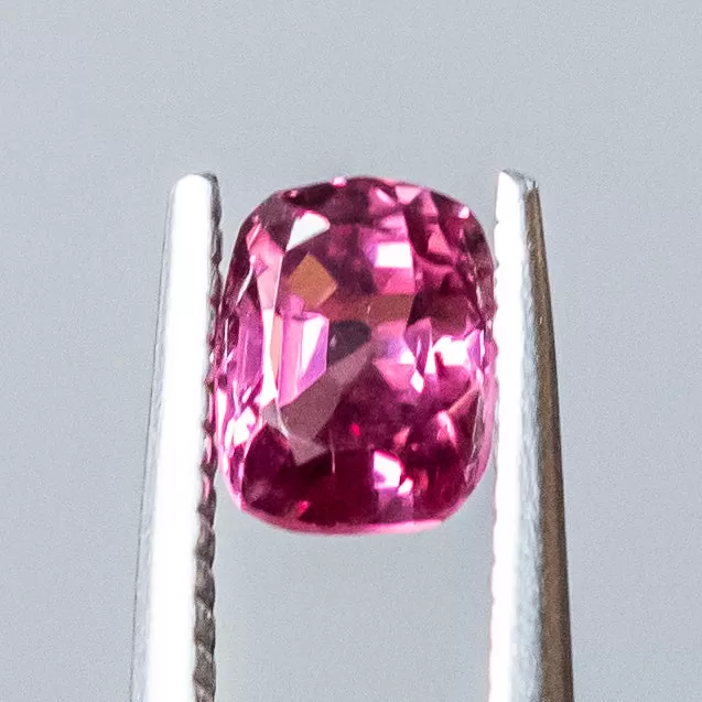 1.07CT CUSHION CUT PINK BURMESE SPINEL, 6.25X4.9X3.85MM