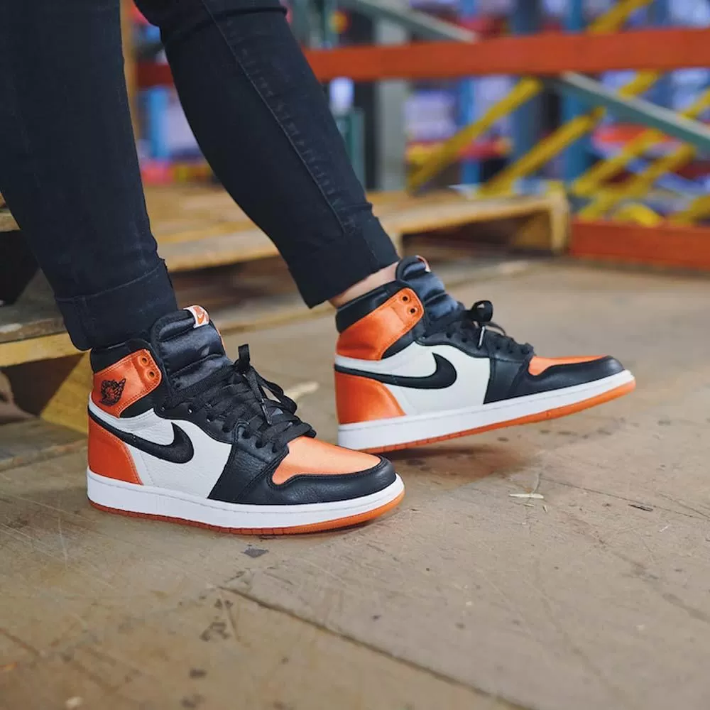 Air Jordan 1 WMNS Satin 'Shattered Backboard' Orange Black