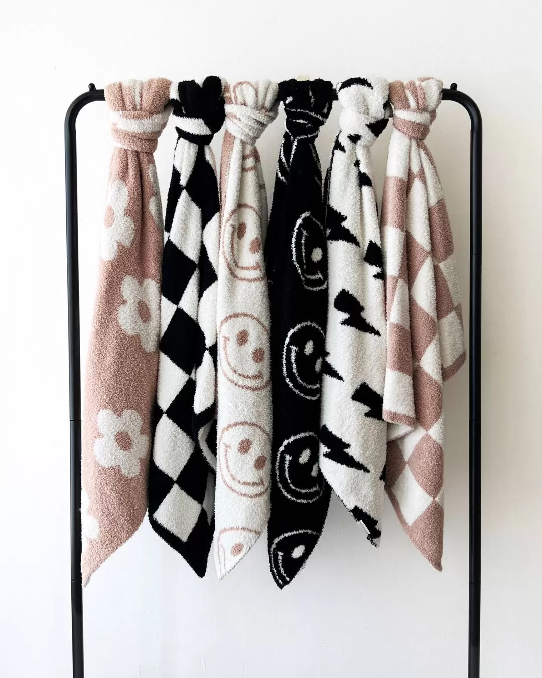 Checkered Plush Blanket | Black